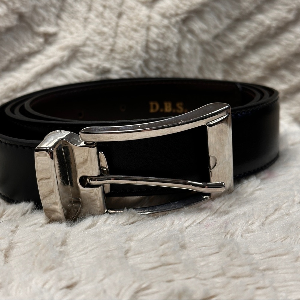 Misuri Firenze Black Belt, ‎ Silver-tone Buckle , 47" to center hole X 1.25, EUC